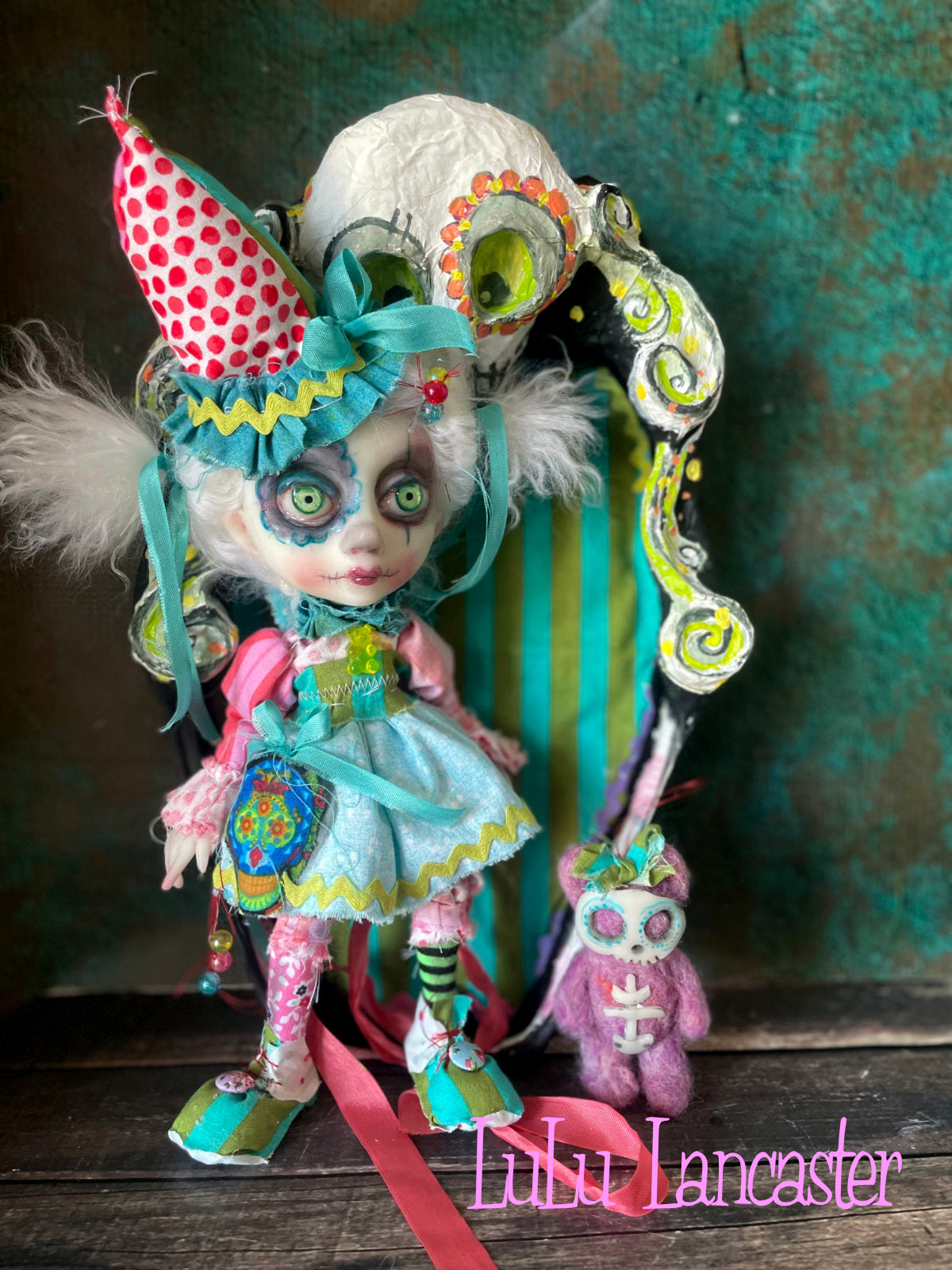 Payasa Poupee Day of the dead clown in skull box Original LuLu Lancaster Art Doll