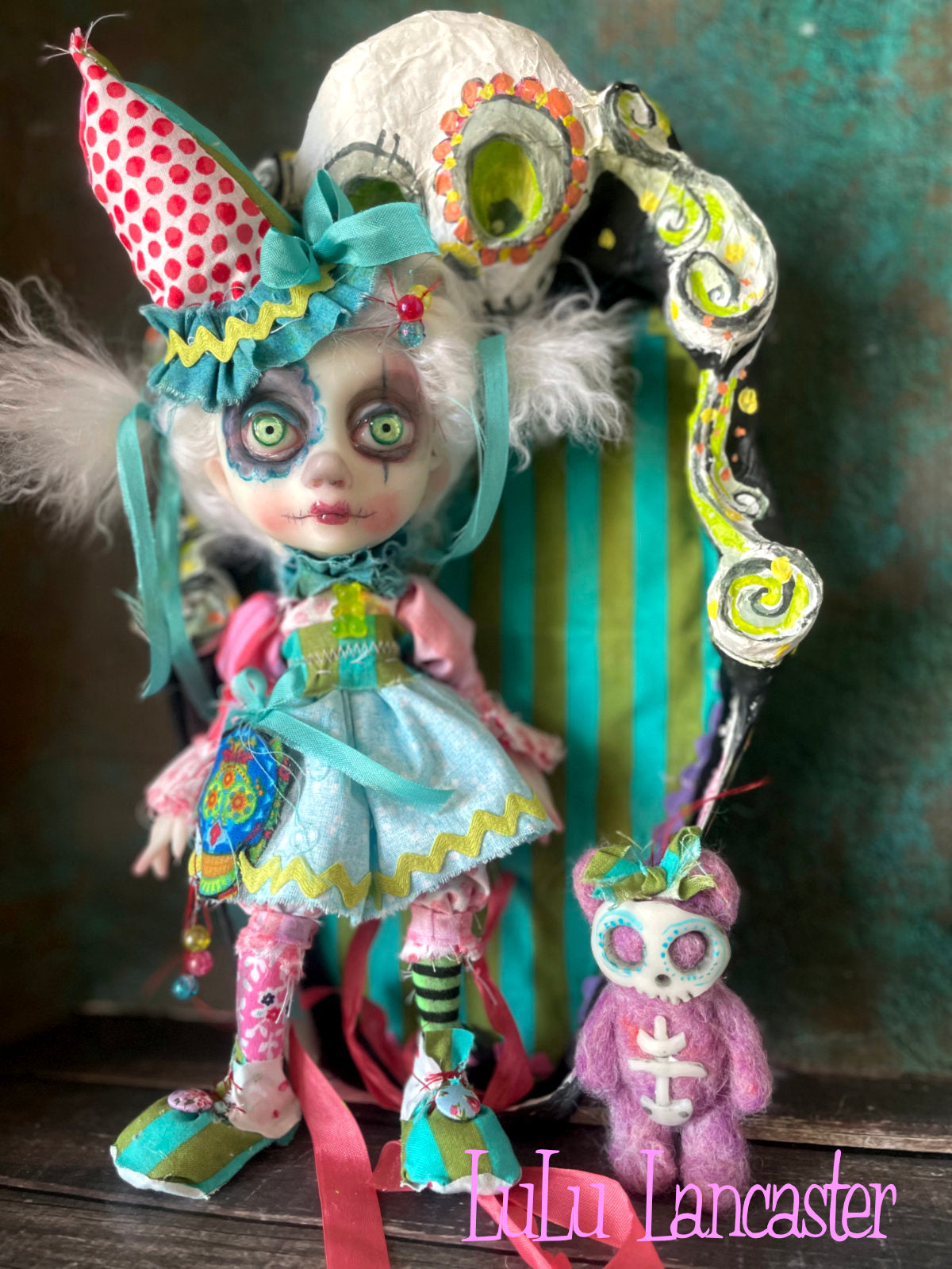 Payasa Poupee Day of the dead clown in skull box Original LuLu Lancaster Art Doll