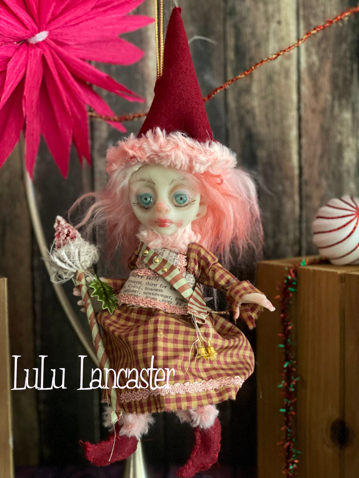 Maly Mini hanging Christmas Elf Original LuLu Lancaster Art Doll