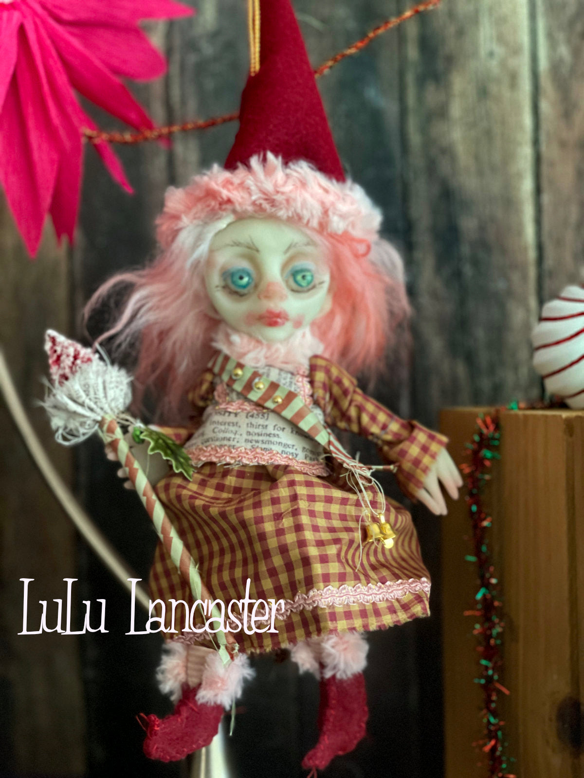 Maly Mini hanging Christmas Elf Original LuLu Lancaster Art Doll