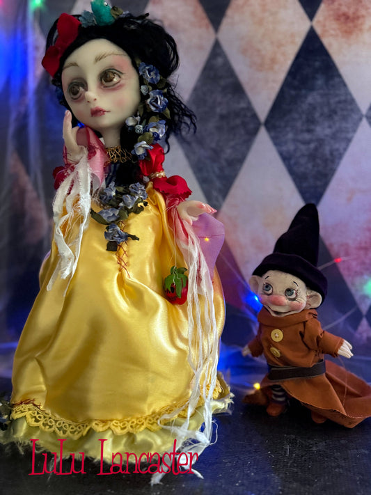 Snow White LuLus Holiday Original LuLu Lancaster Art Doll